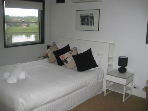 Noosa Entrance Waterfront Resort - Tweed Heads Accommodation 11