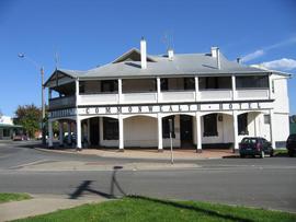 Commonwealth Hotel - Tweed Heads Accommodation 0
