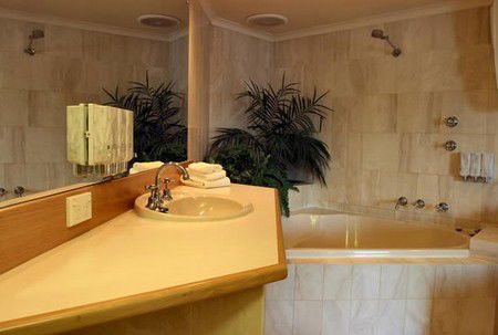 The Esplanade Motor Inn - Tweed Heads Accommodation 3
