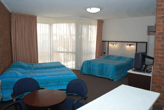 Lakes Central Hotel - Tweed Heads Accommodation 1