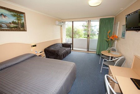 Palm Court Motor Inn - Tweed Heads Accommodation 1
