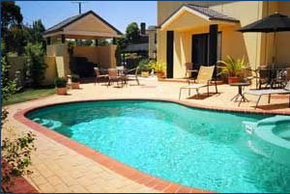 Hopkins House Motel & Apartments - Tweed Heads Accommodation 0