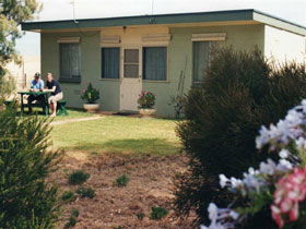 Oaklands Fishing Cottage - Tweed Heads Accommodation 0