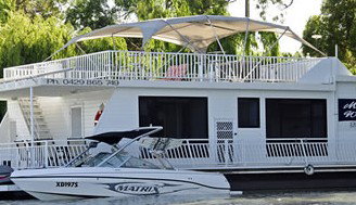 Moving Waters Self Contained Moored Houseboat - Tweed Heads Accommodation 1