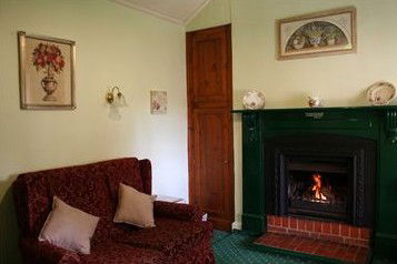 Sarah's Cottage - Tweed Heads Accommodation 4