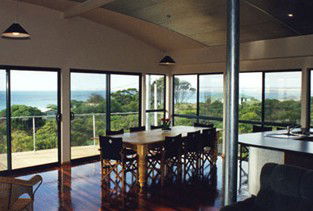 Saar Beach House - Tweed Heads Accommodation 1