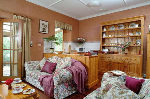 Amanda's Cottage 1899 - Tweed Heads Accommodation 4