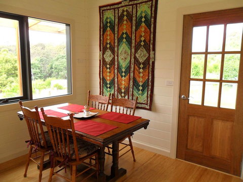 Elvenhome Farm Cottage - Tweed Heads Accommodation 4