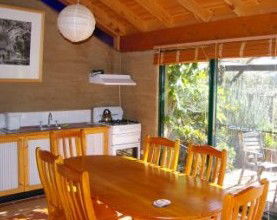 Back Forest Retreat - Tweed Heads Accommodation 2