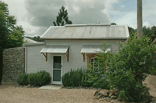 Mavis's Kitchen and Cabins - Tweed Heads Accommodation