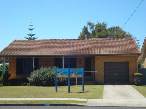 Aunty Mels Dog Friendly Holiday Cottage - Tweed Heads Accommodation 0