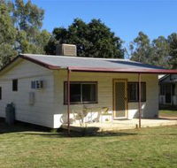Cockatoo Cottage - Pooncarie - Tweed Heads Accommodation