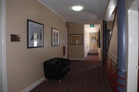 Alpine Hotel - Tweed Heads Accommodation 0