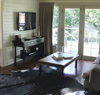 Book Barn Cottage - Tweed Heads Accommodation