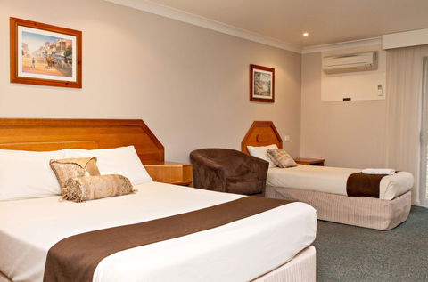 Hilltops Retreat Motor Inn - Tweed Heads Accommodation 1