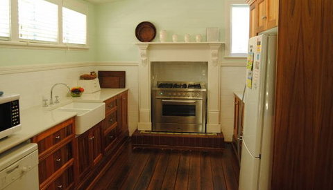 Allwood Cottage - Tweed Heads Accommodation 2