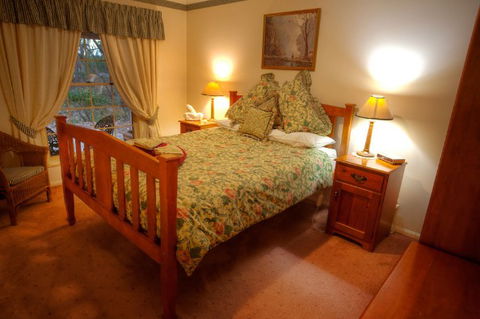 Honeysuckle Cottages And The Rocks Restaurant - Tweed Heads Accommodation 5