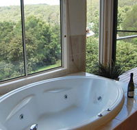 Ravensbourne Escape Kookaburra Kottage - Tweed Heads Accommodation