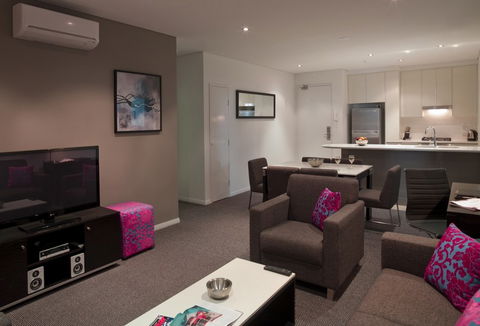 Meriton Serviced Apartments Southport - Tweed Heads Accommodation 1