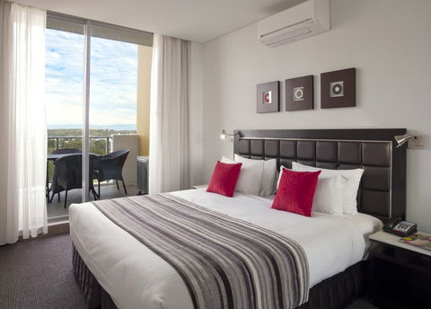 Meriton Serviced Apartments Southport - Tweed Heads Accommodation 5