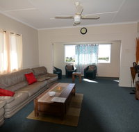 AMELIA STREET GLADSTONE 5 BEDROOMS - Tweed Heads Accommodation