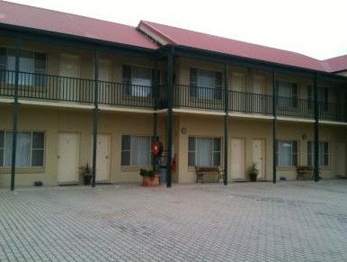 Golden Guitar Motor Inn - Tweed Heads Accommodation 3