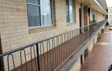 AZA Motel - Tweed Heads Accommodation 0