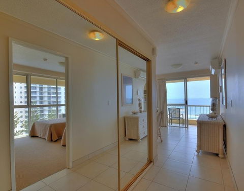 Surfers Beachside Holiday Apartments - Tweed Heads Accommodation 4