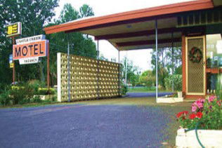 The Castle Creek Motel - Tweed Heads Accommodation 1