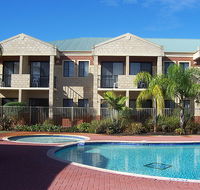 Country Comfort Inter City Perth Hotel  Apartments - Tweed Heads Accommodation
