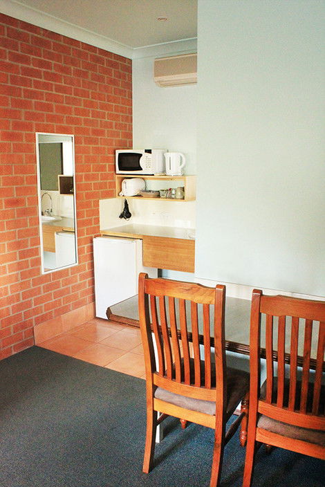 Catalina Motel Lake Macquarie - Tweed Heads Accommodation 4