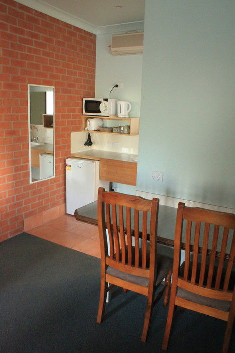Catalina Motel Lake Macquarie - Tweed Heads Accommodation 3