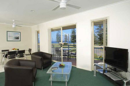 Beachcomber Resort - Tweed Heads Accommodation 2