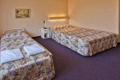 Country Comfort Tamworth Towers - Tweed Heads Accommodation 1