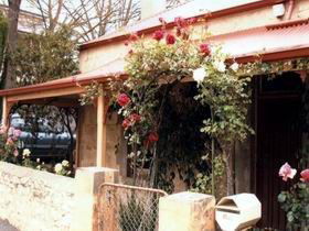 Bluebird Cottage - Tweed Heads Accommodation 0