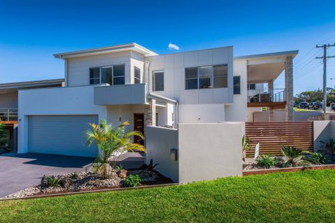 Escape At Nobbys - Tweed Heads Accommodation 1