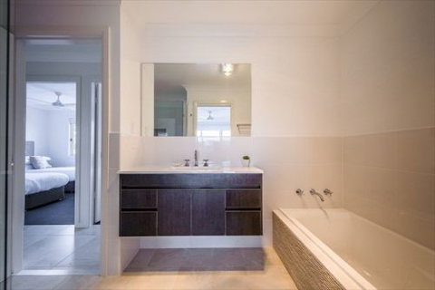 Escape At Nobbys - Tweed Heads Accommodation 5