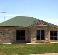 Juno Court Holiday Retreat - Tweed Heads Accommodation
