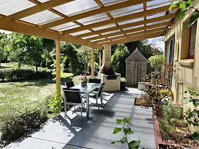 Grandma Housemove - Tweed Heads Accommodation 0