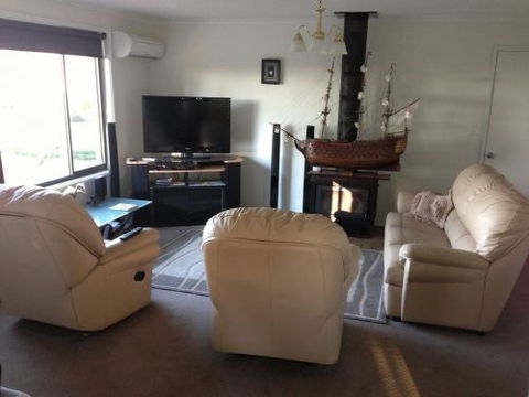 Eaglehawk Neck Beach House - Tweed Heads Accommodation 5