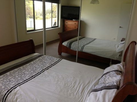 Eaglehawk Neck Beach House - Tweed Heads Accommodation 8