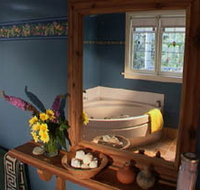 Currawong Cottage - Tweed Heads Accommodation