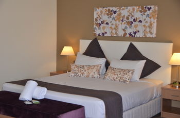 Country Comfort Hunts Liverpool - Tweed Heads Accommodation 1