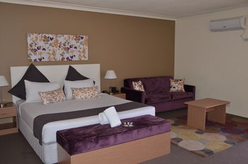 Country Comfort Hunts Liverpool - Tweed Heads Accommodation 4