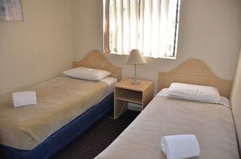 Country Comfort Hunts Liverpool - Tweed Heads Accommodation 24