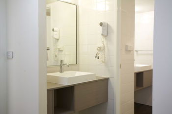 Ibis Melbourne Hotel And Apartments - Tweed Heads Accommodation 13