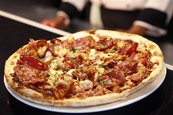 Alpha Hotel Eastern Creek - Tweed Heads Accommodation 0