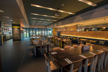 Alpha Hotel Eastern Creek - Tweed Heads Accommodation 24