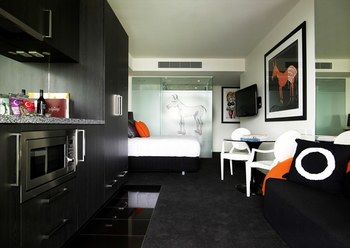 Art Series - The Cullen - Tweed Heads Accommodation 7