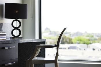 Art Series - The Cullen - Tweed Heads Accommodation 22